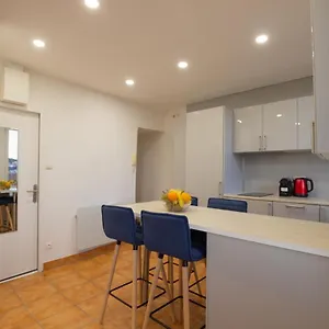 Appartement T2 Panier Vieux-port Vue Notre Dame De La Garde, Marseille